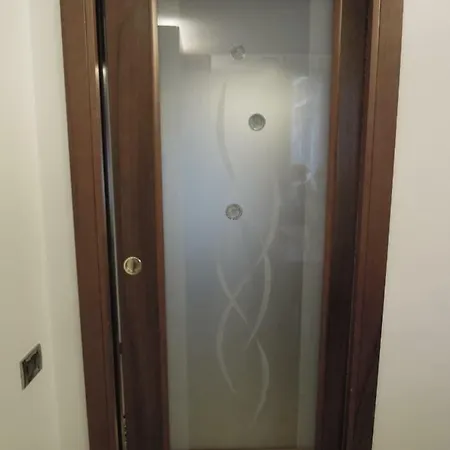 德尔菲娜度假屋 *