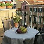 Apartment Ca' Delfina Venice