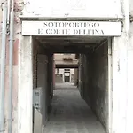 Ca' Delfina Apartment *