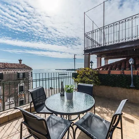 Ca' Delfina Apartman *