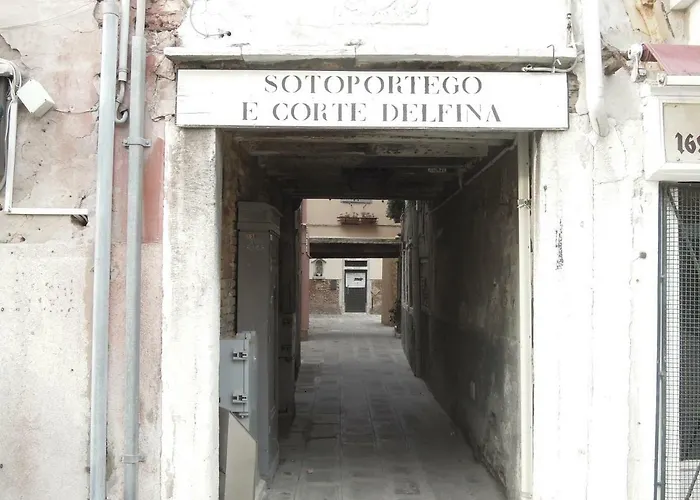 Ca' Delfina Apartment *